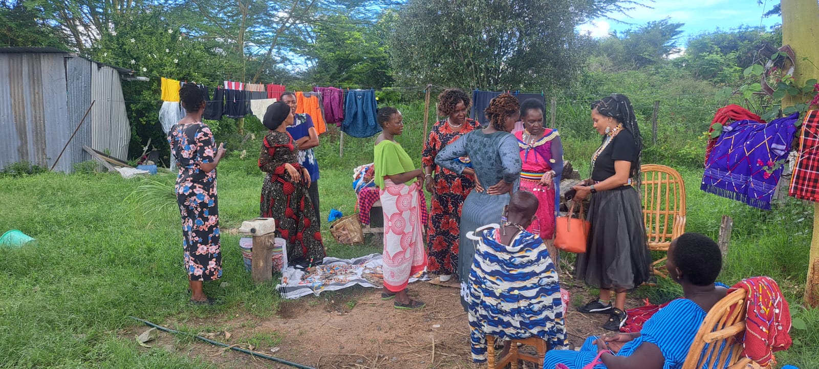 Bridging Institutions & Communities